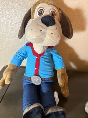 Jasper T Jowls Chuck E Cheese Plush Cowboy Sheriff Dog  21 in